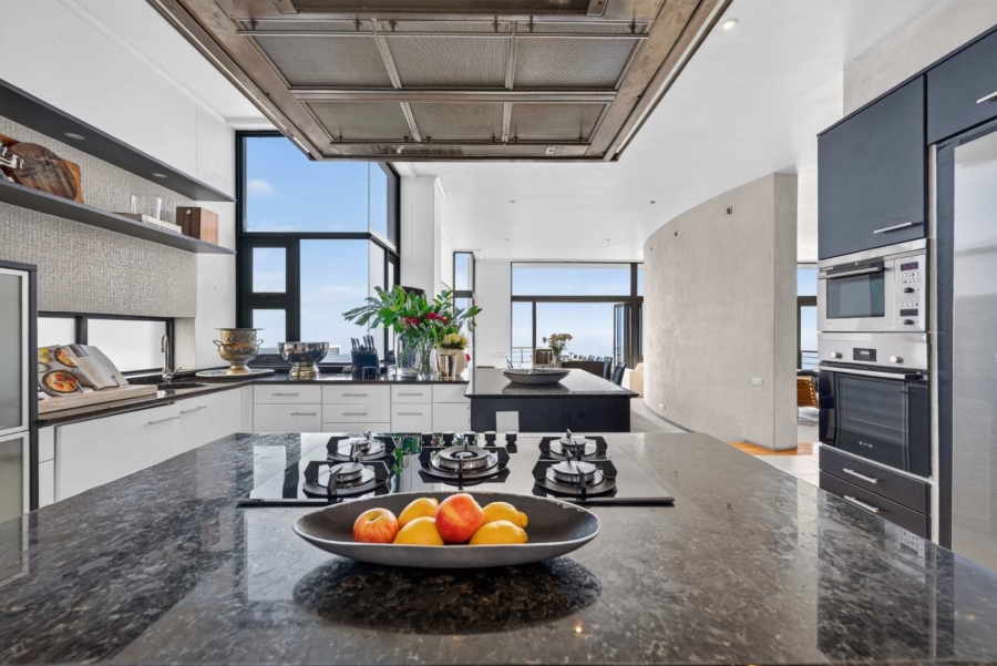 8 Bedroom Property for Sale in Bantry Bay Western Cape